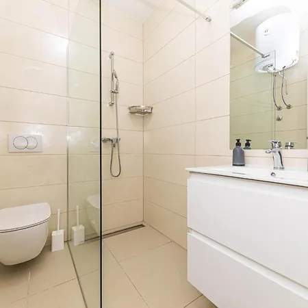 Apartament Lovely In Seget Donji